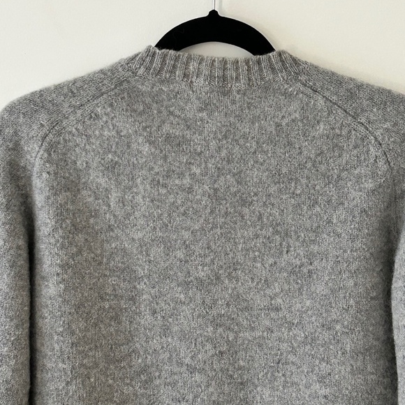 Vintage Gap 100% Wool Gray Crewneck Sweater Made In England - Picture 14 of 16